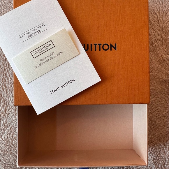 Authentic Louis Vuitton Paper shopping Gift bag Measures 5.5”x5”x1.5” - Picture 5 of 9